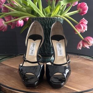 Stunning Jimmy Choo Black Patent Leather Pumps Heels with buckle Size 37.5